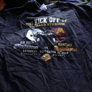 Black TCF Bank Stadium 1st game youth tee - size Medium